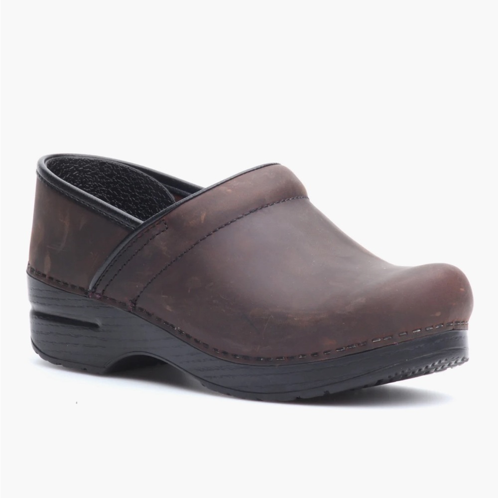 DANSKO SANITA NWT brown leather nonslip professional clogs